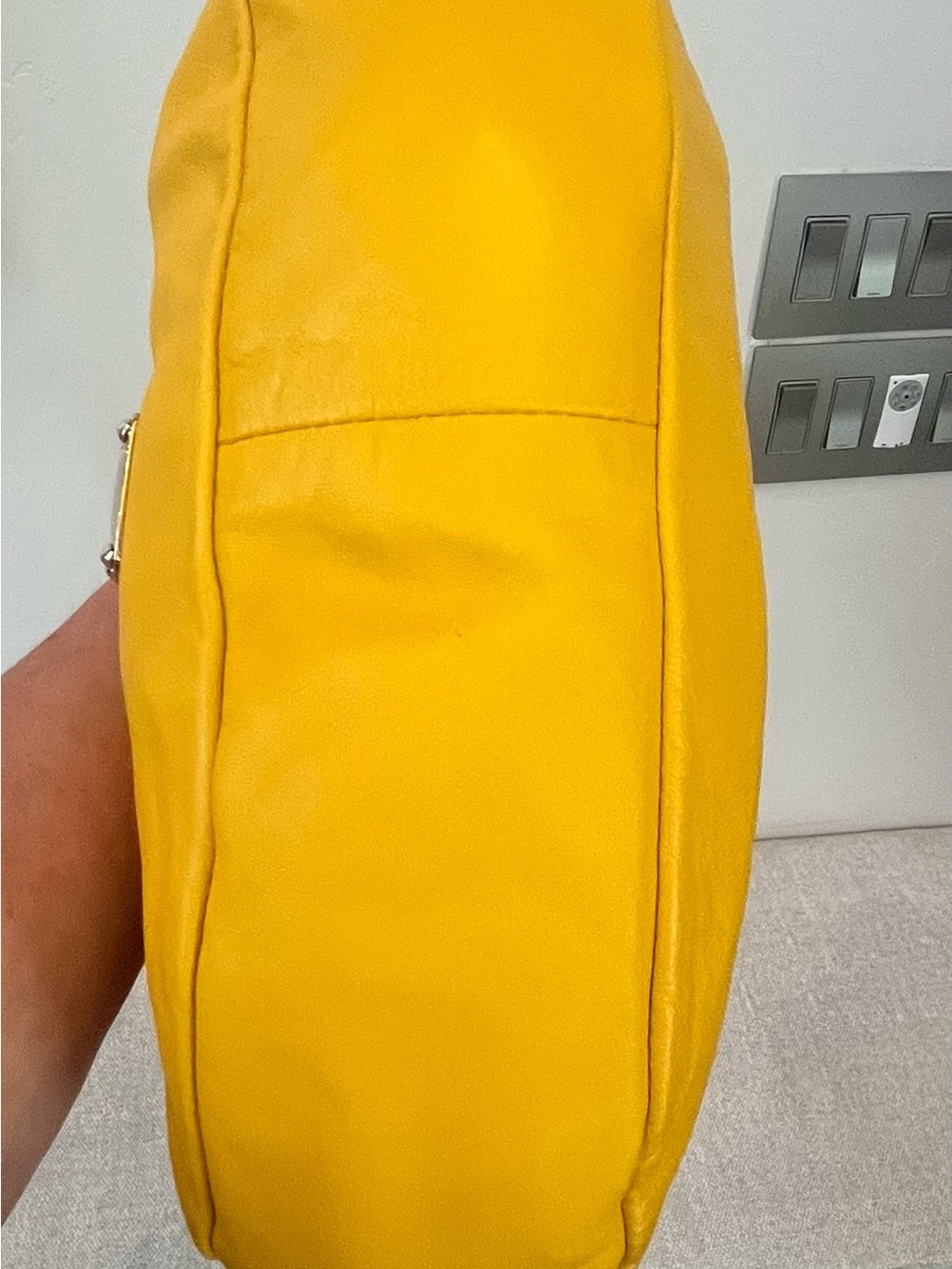 Jimmy Choo Sky Bangle Hobo bag Yellow - Picture 5 of 7